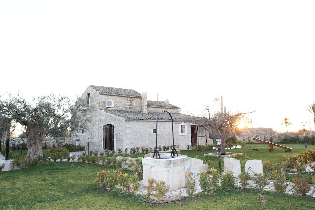 Serravalle Relais & Country Villa With Private Pool - Esclusive Use Chiaramonte Gulfi Rum bild