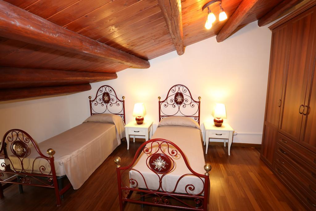 Serravalle Relais & Country Villa With Private Pool - Esclusive Use Chiaramonte Gulfi Rum bild