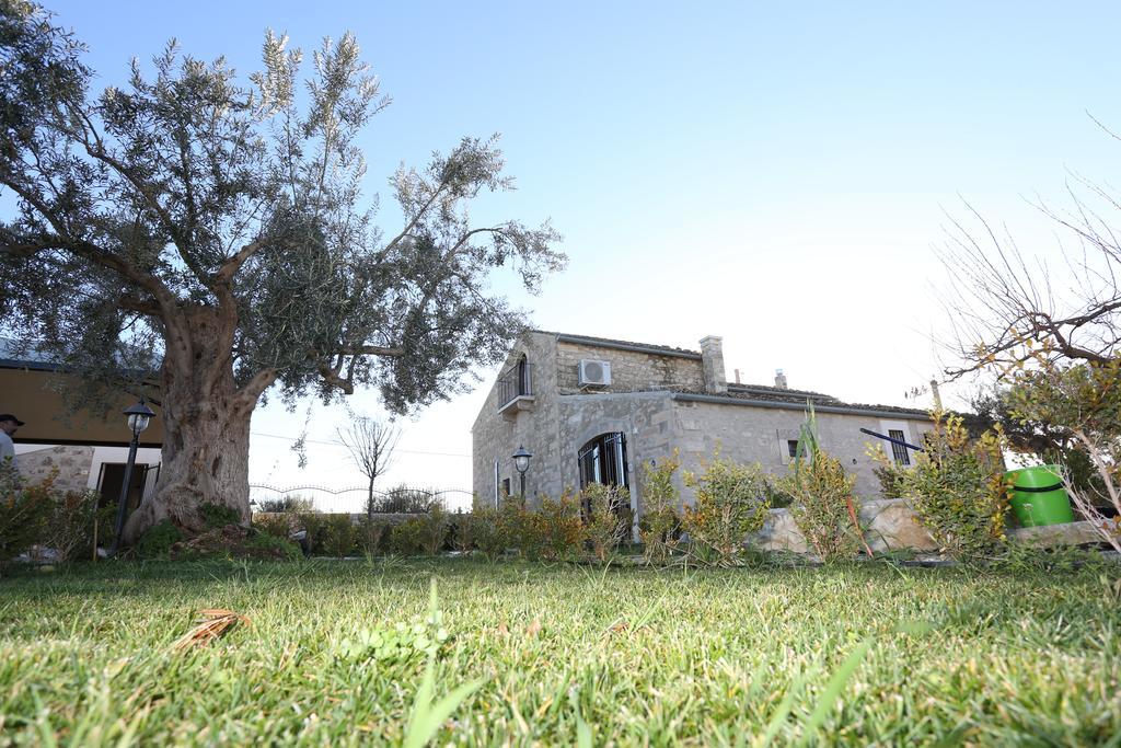 Serravalle Relais & Country Villa With Private Pool - Esclusive Use Chiaramonte Gulfi Exteriör bild
